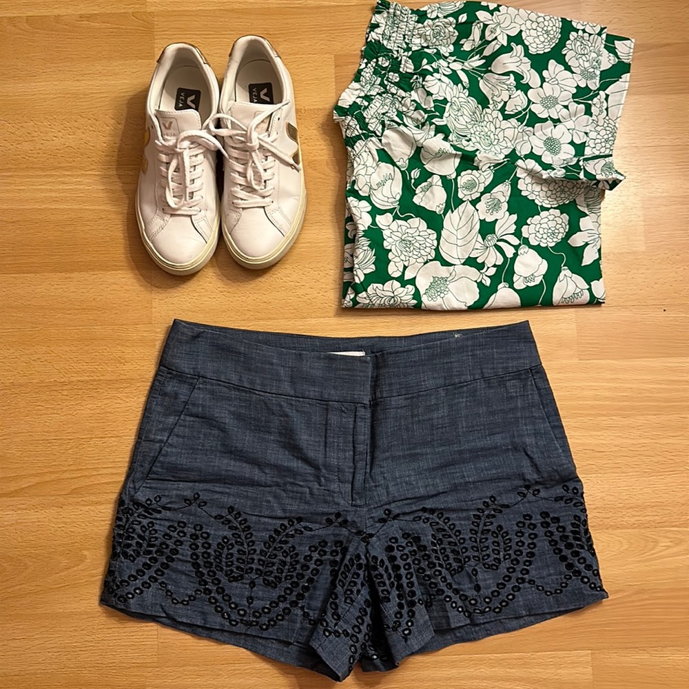 LOFT Riviera denim eyelet shorts size 6